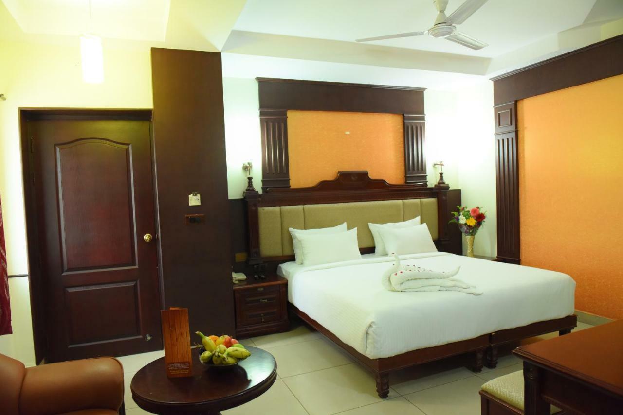 Готель Chendhoor Residency Tiruchirappalli Екстер'єр фото