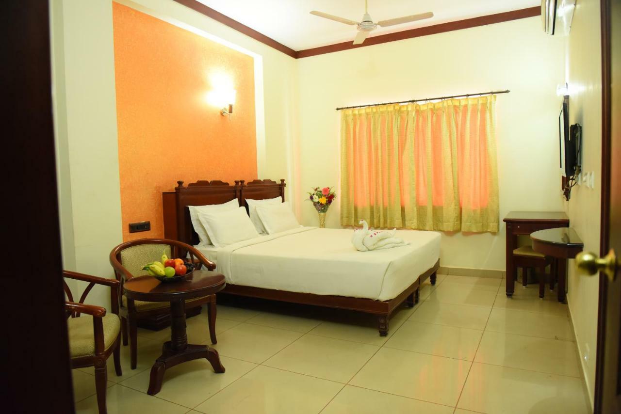 Готель Chendhoor Residency Tiruchirappalli Екстер'єр фото