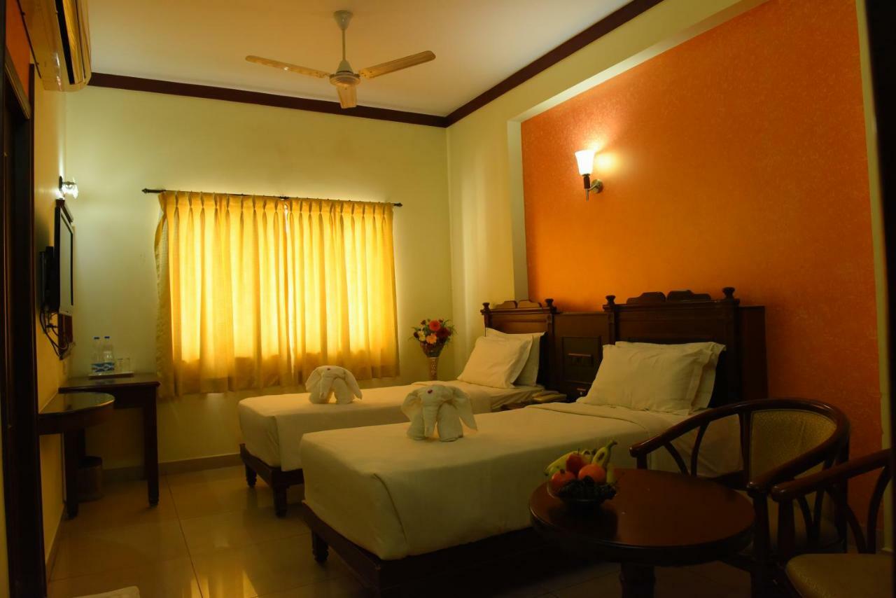 Готель Chendhoor Residency Tiruchirappalli Екстер'єр фото