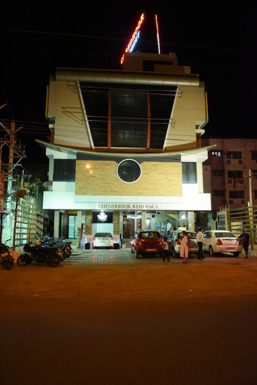 Готель Chendhoor Residency Tiruchirappalli Екстер'єр фото