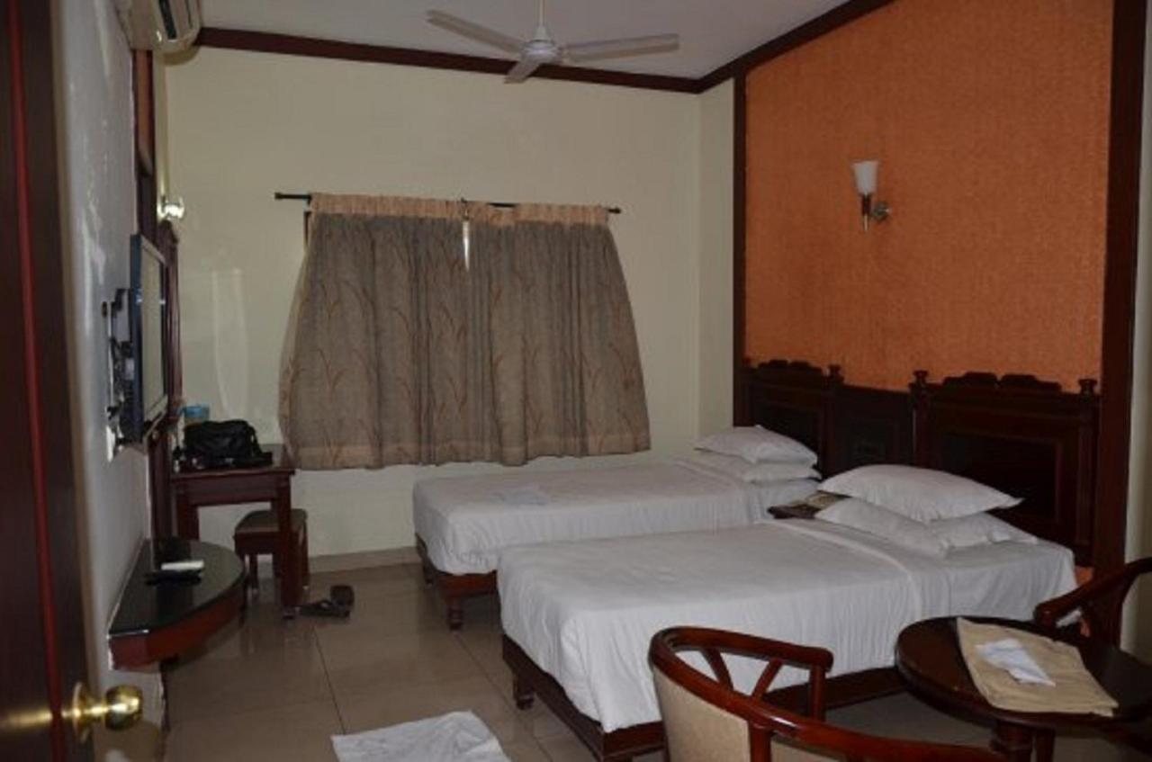 Готель Chendhoor Residency Tiruchirappalli Екстер'єр фото